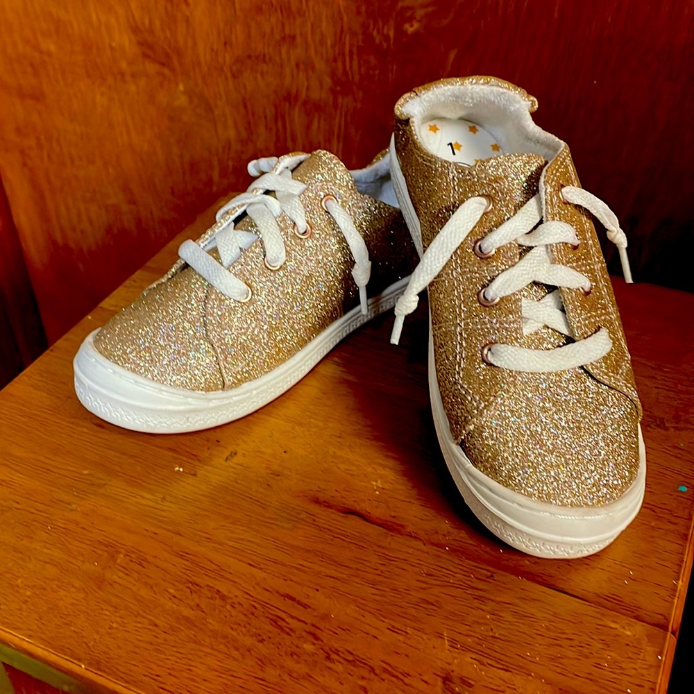 Wonder nation size 1 memory foam girls sneakers